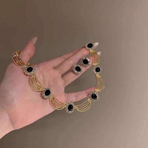 Elegent Black Stone Necklace & Earrings